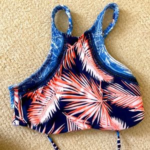 Brand new sporty bikini top